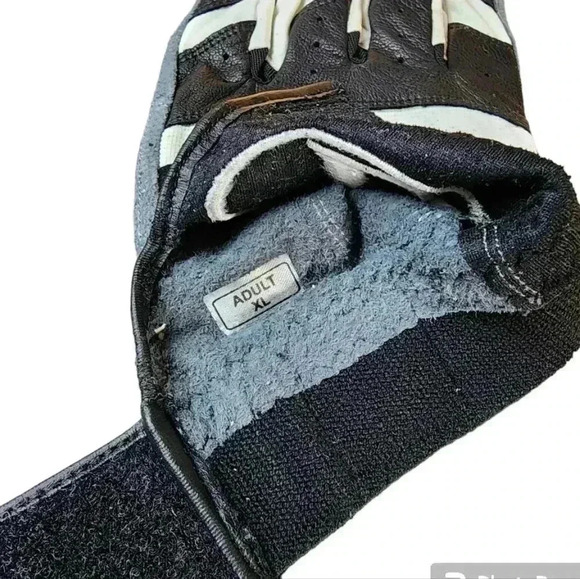 Louisville Slugger TPS Premium Black& Gray Leather Batting Glove R&L pair. XL - Picture 3 of 6